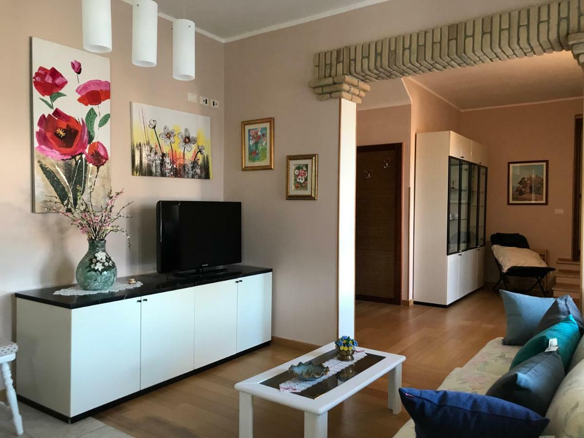 Villa Dei Fiori - Casa Vacanza Capoterra Buitenkant foto
